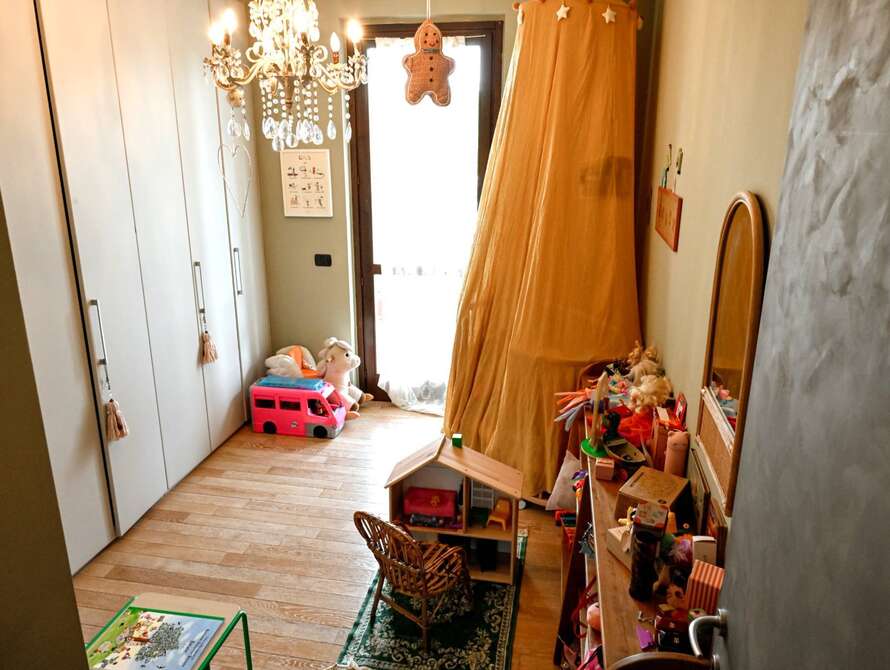 appartamento di 4 locali a vimercate