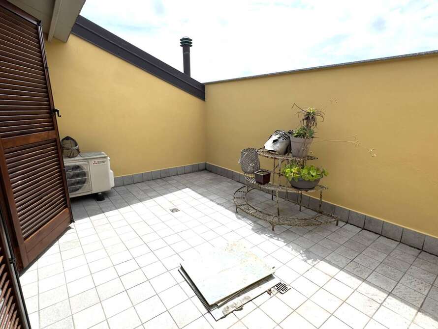 appartamento di 4 locali a vimercate