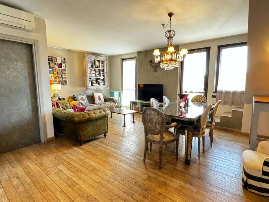 appartamento di 4 locali a vimercate