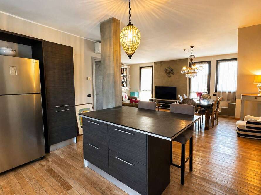 appartamento di 4 locali a vimercate