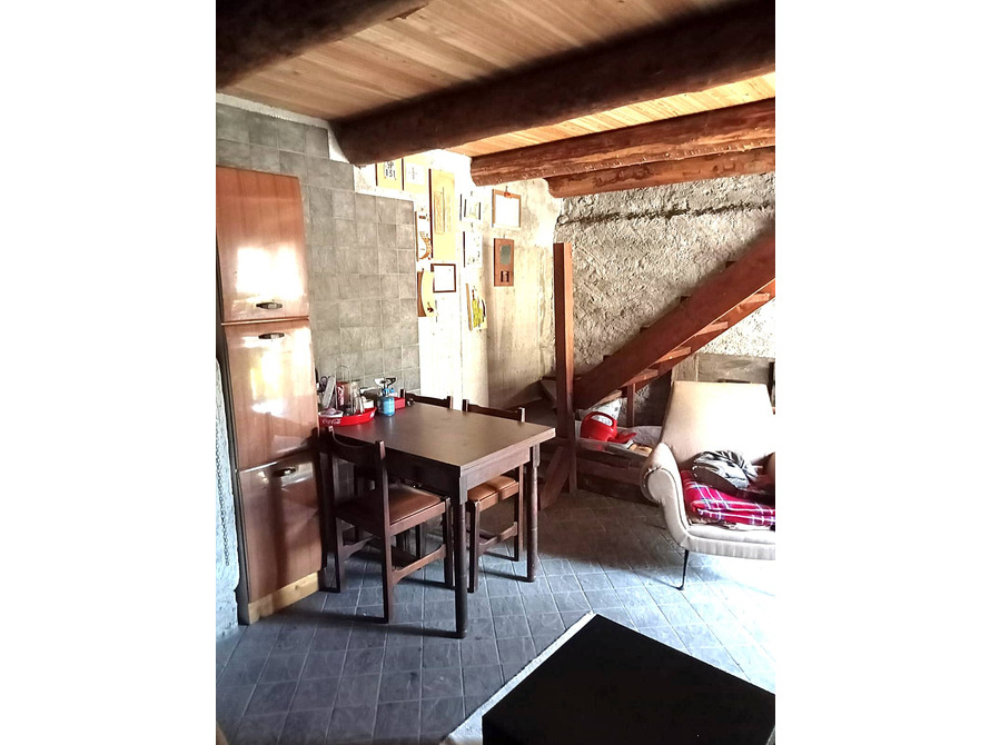 rustico di 2 locali a sueglio