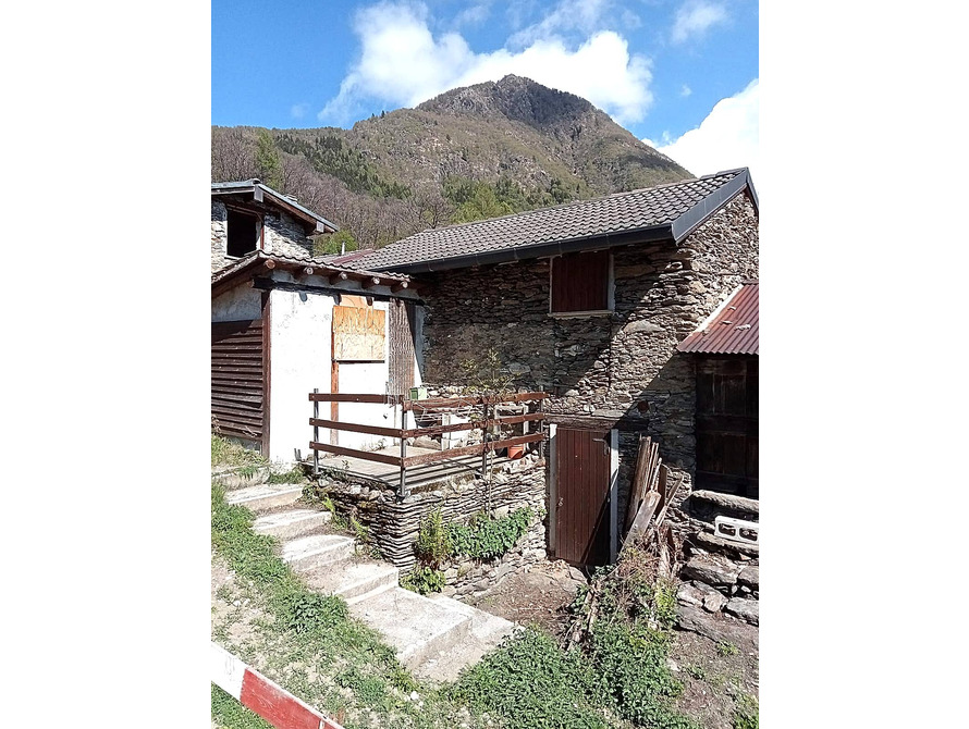 rustico di 2 locali a sueglio