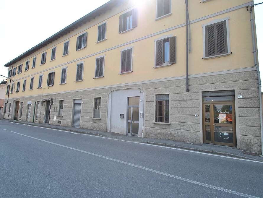 appartamento di 4 locali a vimercate