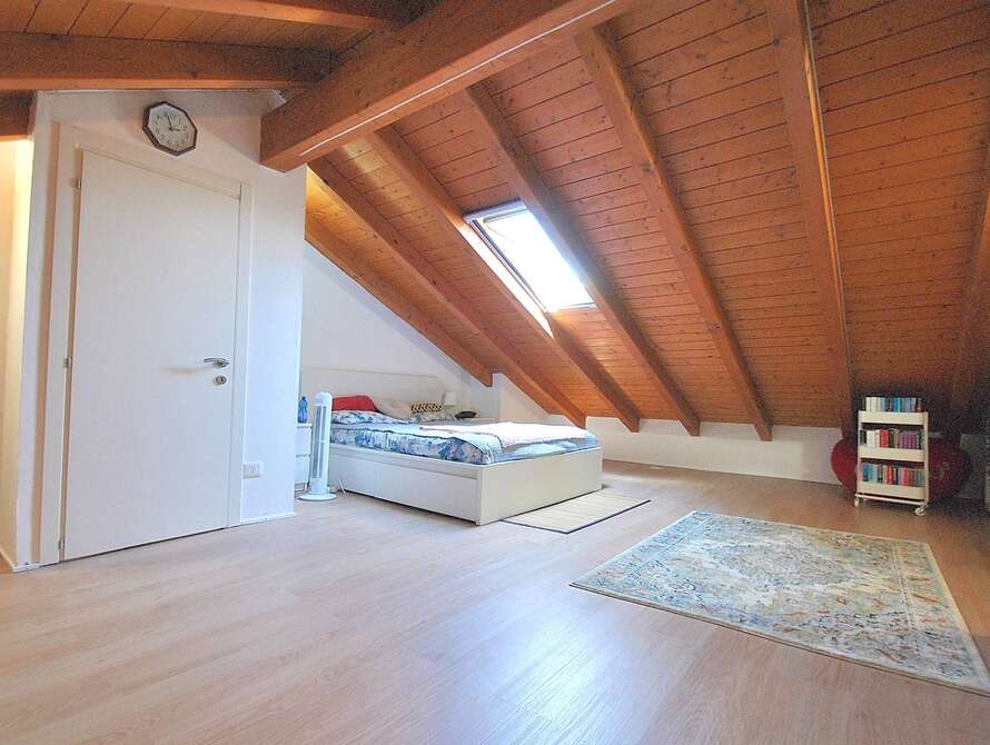 appartamento di 4 locali a vimercate