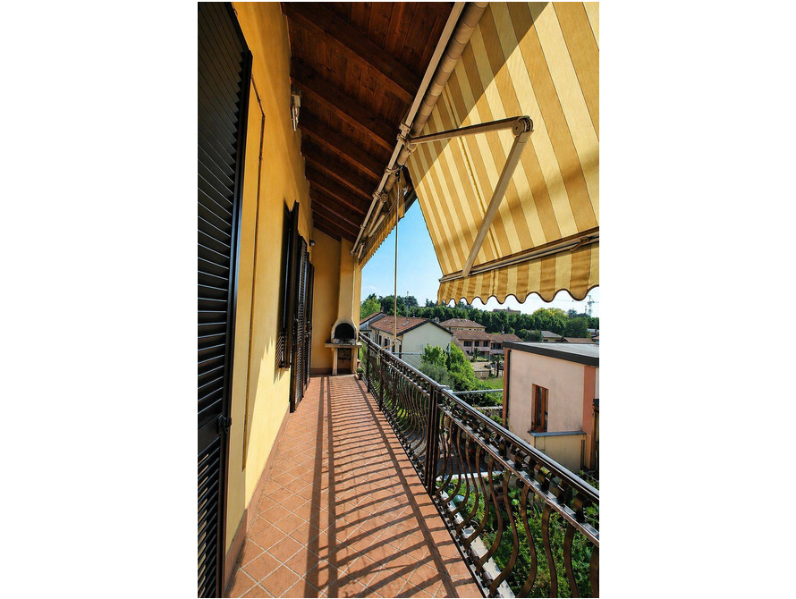 appartamento di 4 locali a vimercate