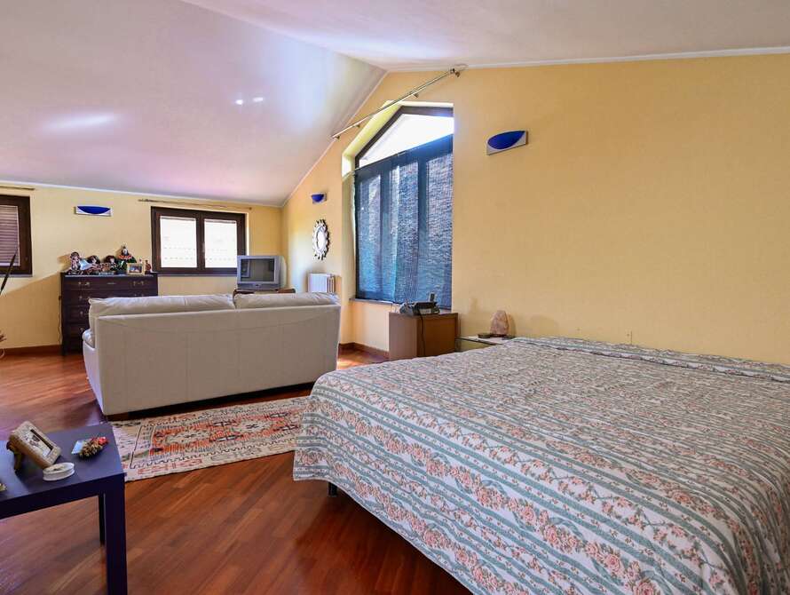 villa di 4 locali a monza