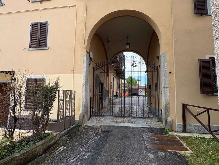 rustico di 3 locali a usmate velate