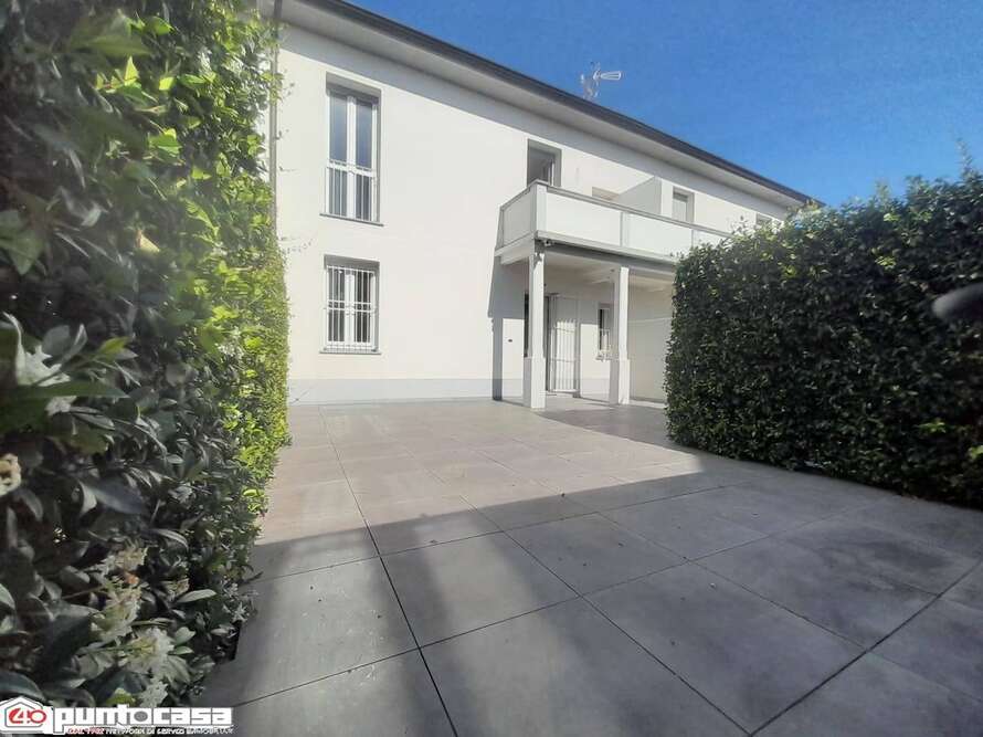 casa indipendente di 4 locali a vimercate