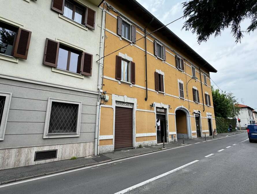 negozio di 1 locali a vimercate