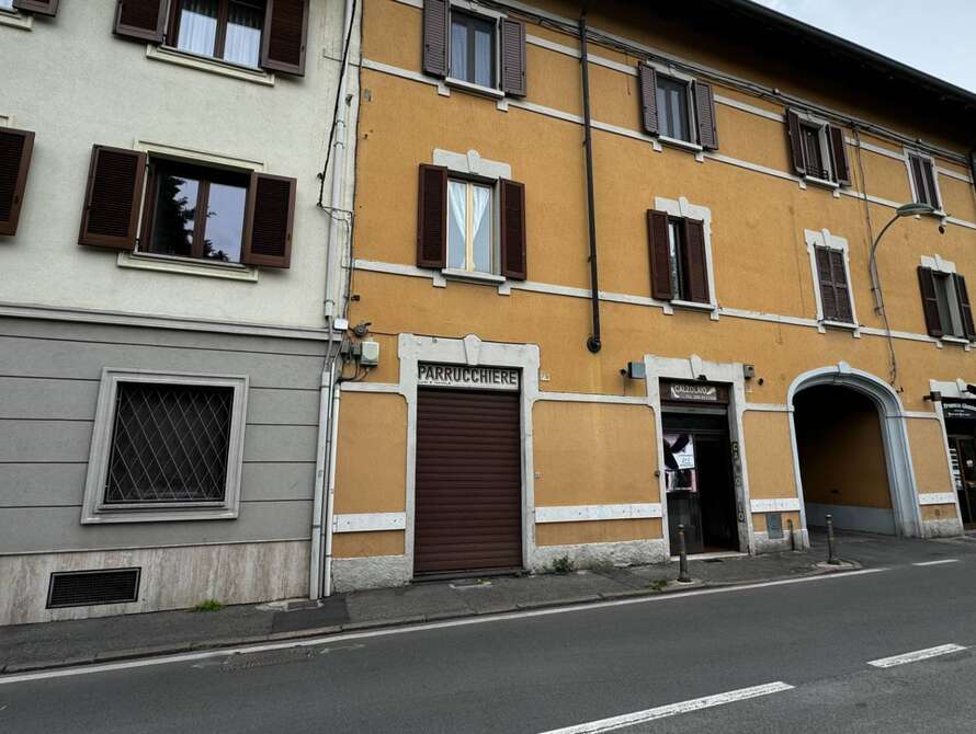 negozio di 1 locali a vimercate