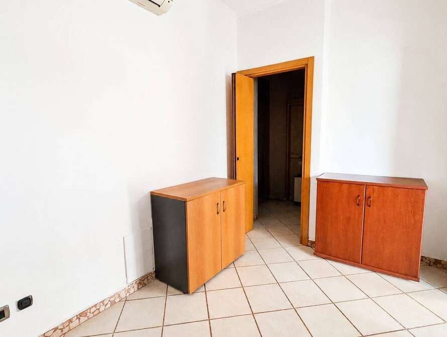 negozio di 2 locali a roncello