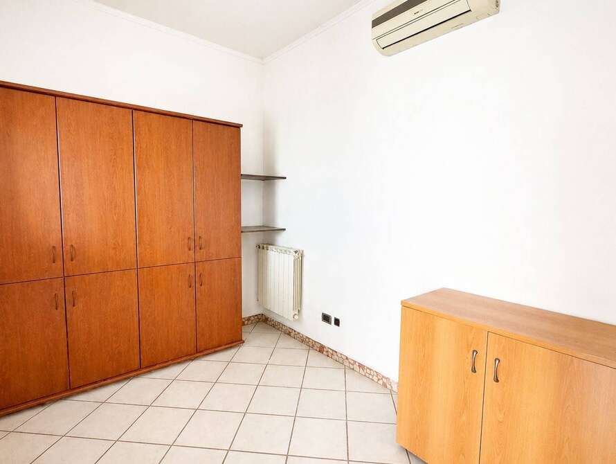 negozio di 2 locali a roncello