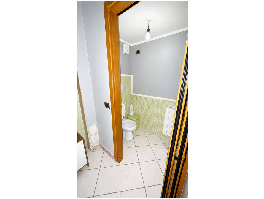 negozio di 2 locali a roncello