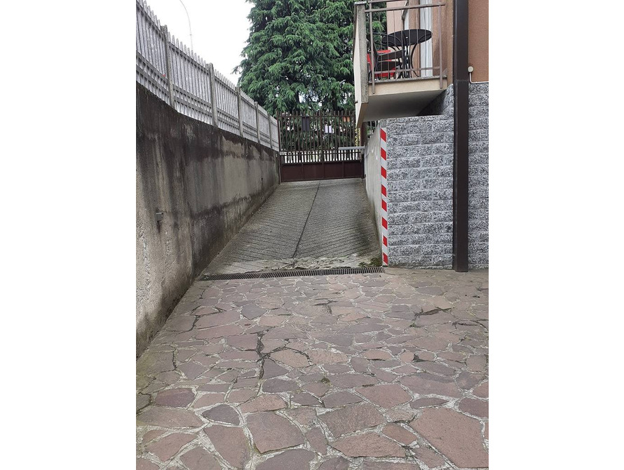 box o garage di 1 locali a bernareggio