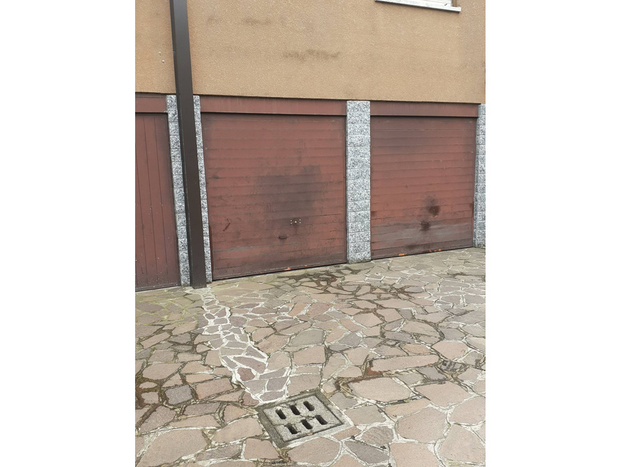 box o garage di 1 locali a bernareggio
