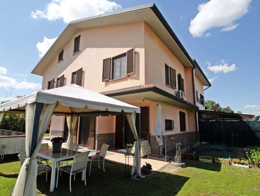 villa di 4 locali a caponago