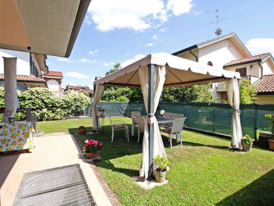 villa di 4 locali a caponago