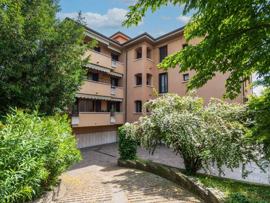 appartamento di 4 locali a usmate velate