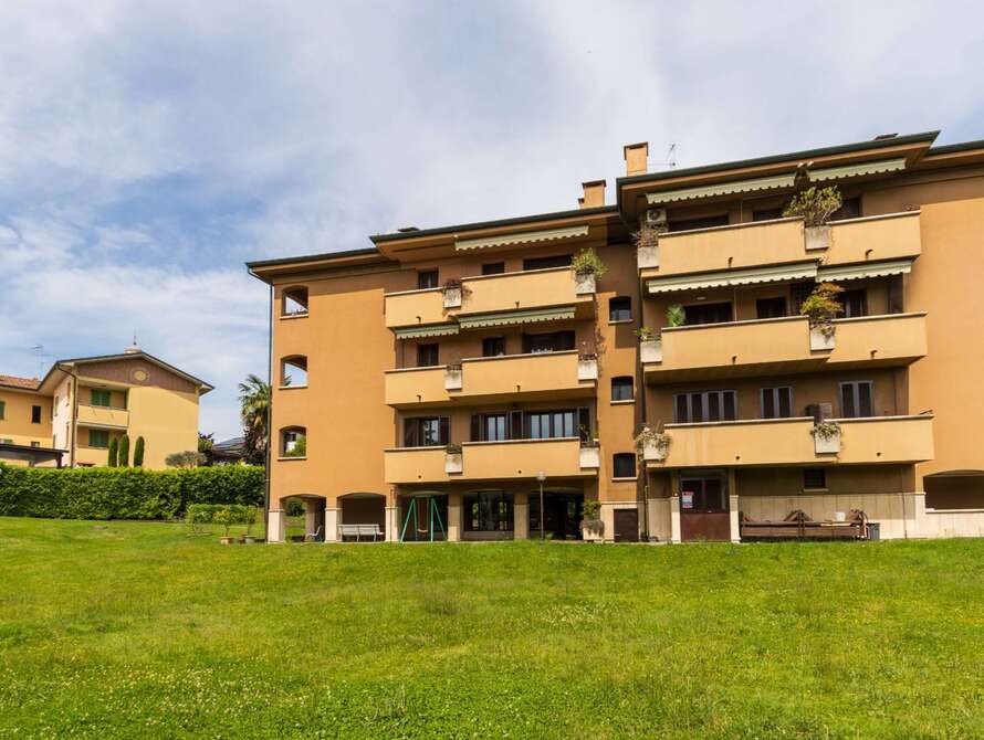 appartamento di 4 locali a usmate velate