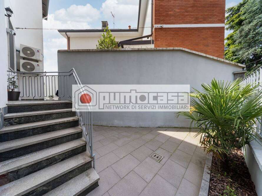 porzione di casa di 4 locali a concorezzo