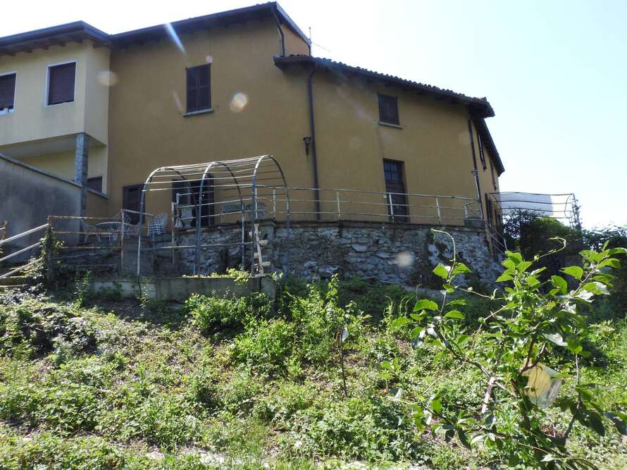 porzione di casa di 3 locali a calco