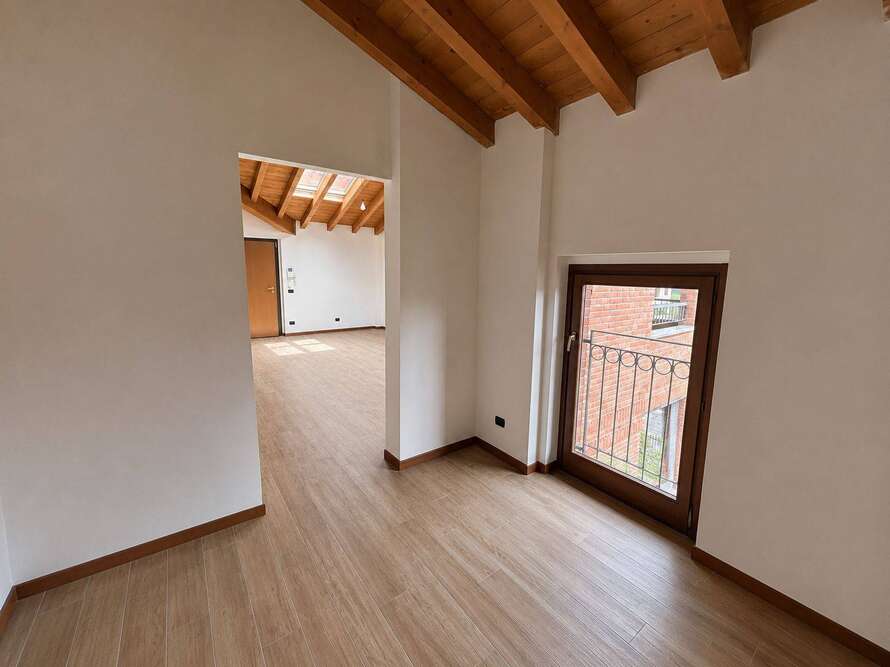 mansarda di 3 locali a verderio