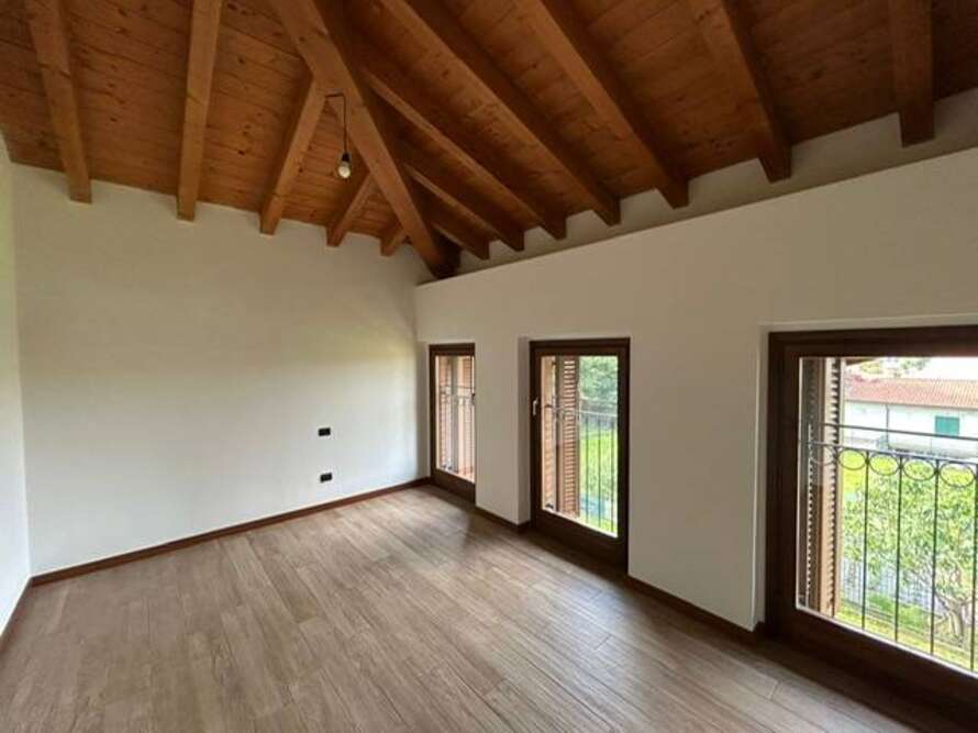 mansarda di 3 locali a verderio