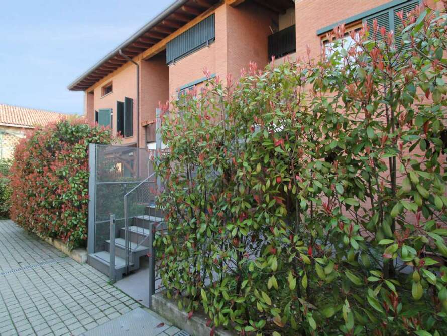 correzzana appartamento 2 locali con giardino privato e doppi servizi a correzzana