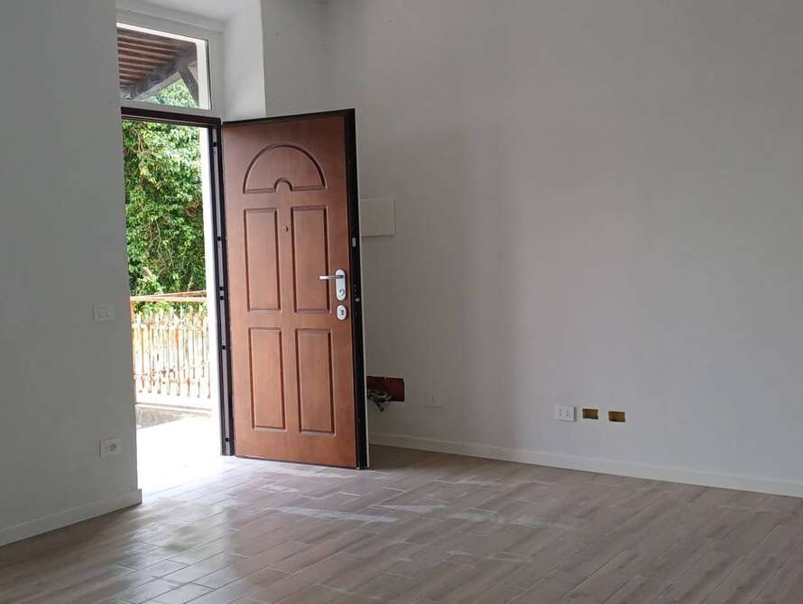 porzione di casa di 2 locali a cornate d adda