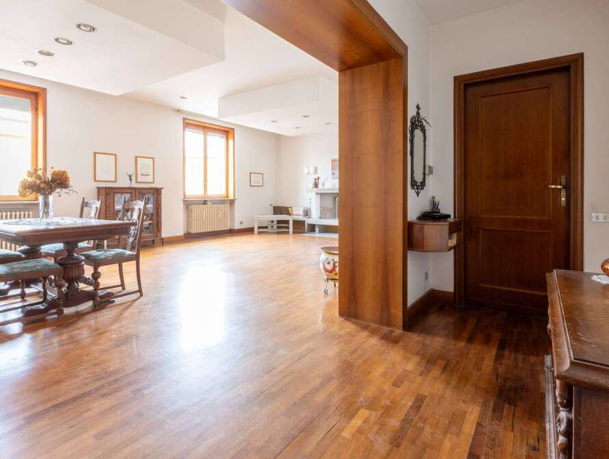appartamento di 6 locali a usmate velate