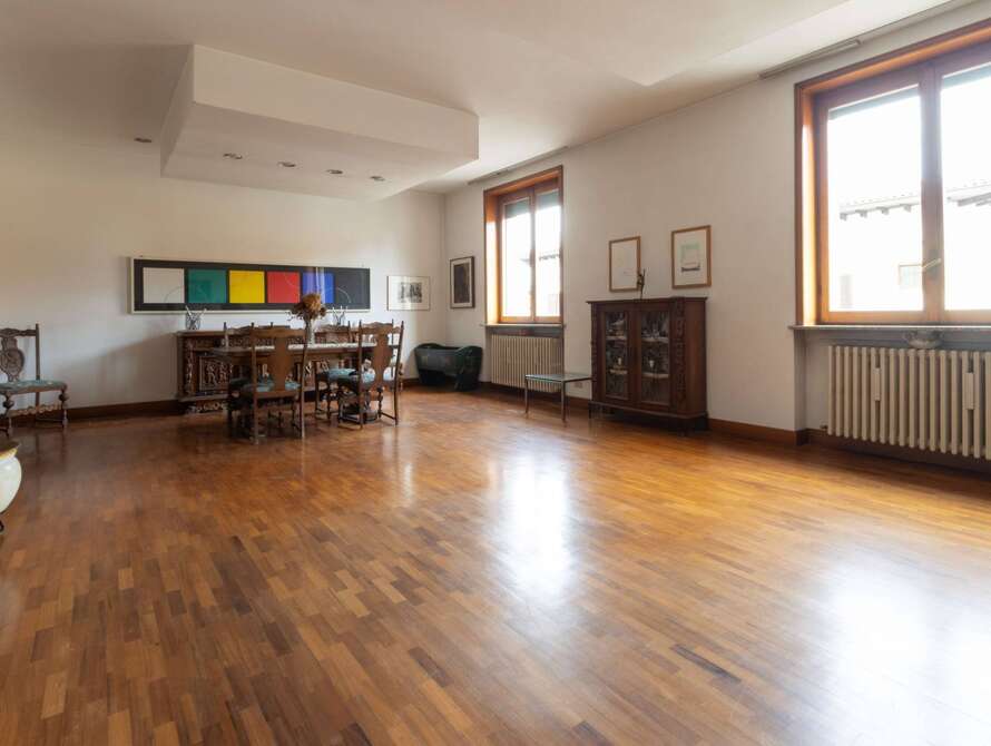 appartamento di 6 locali a usmate velate