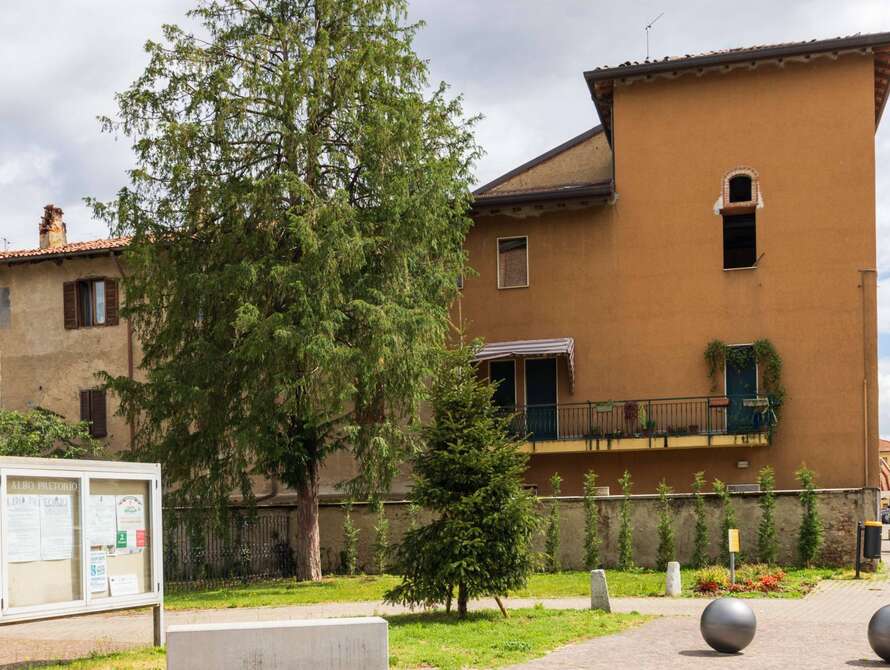 appartamento di 6 locali a usmate velate