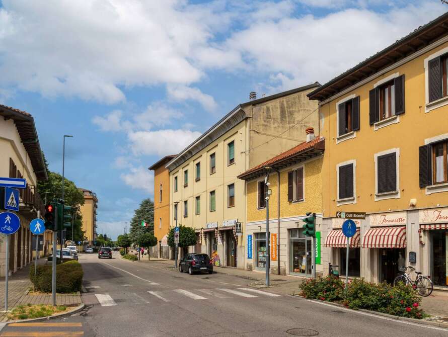 appartamento di 6 locali a usmate velate