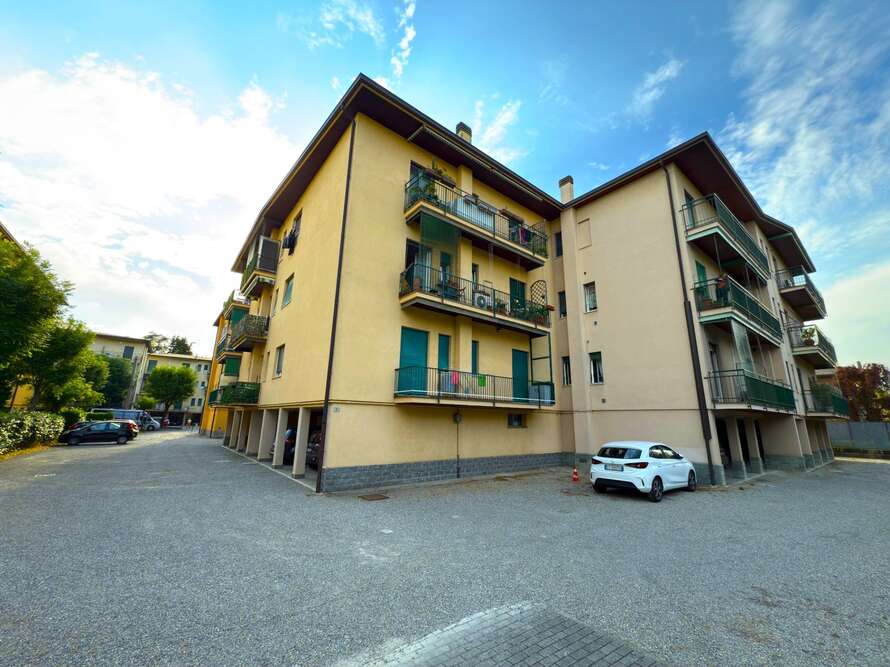 appartamento di 4 locali a vimercate
