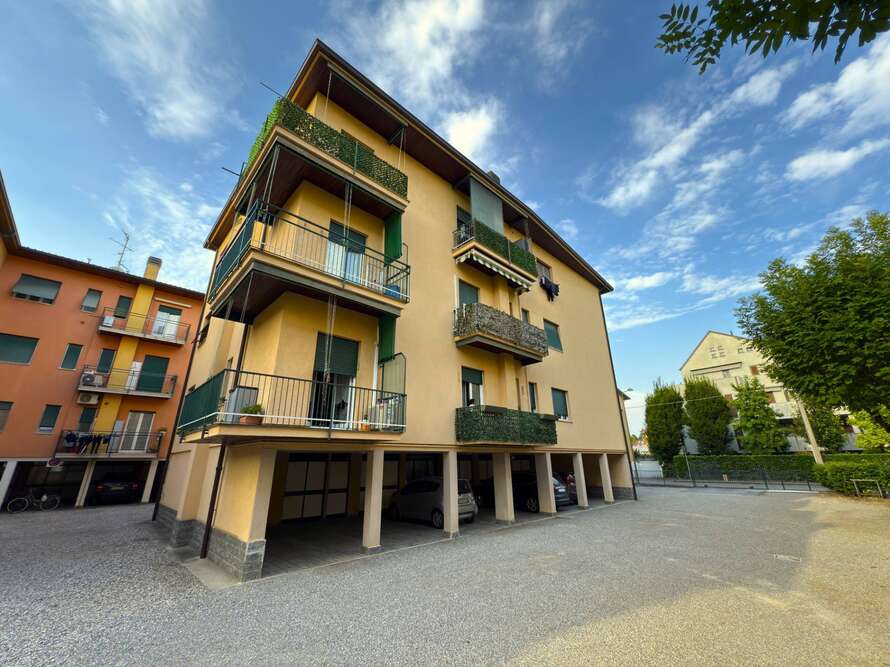 appartamento di 4 locali a vimercate