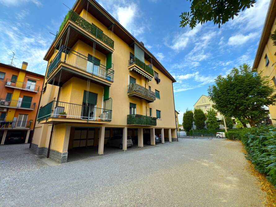 appartamento di 4 locali a vimercate