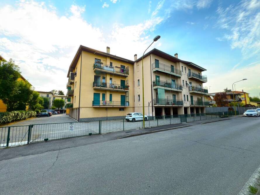 appartamento di 4 locali a vimercate