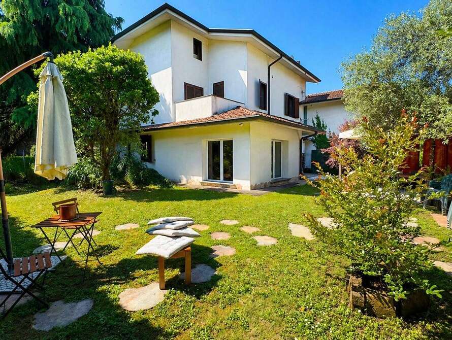 villetta a schiera di 8 locali a vimercate