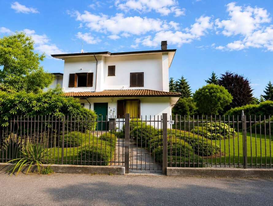 villetta a schiera di 8 locali a vimercate