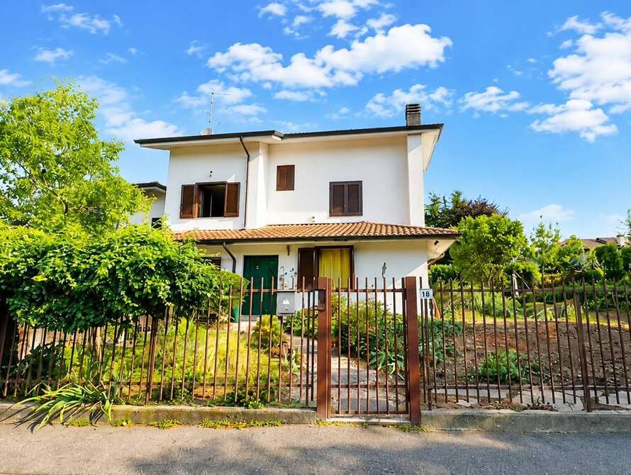 villetta a schiera di 8 locali a vimercate