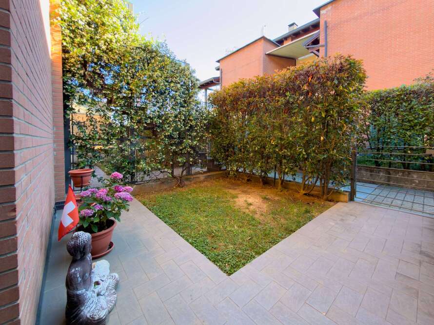correzzana appartamento 2 locali con giardino privato e doppi servizi a correzzana