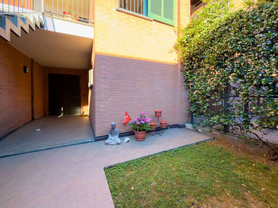 correzzana appartamento 2 locali con giardino privato e doppi servizi a correzzana
