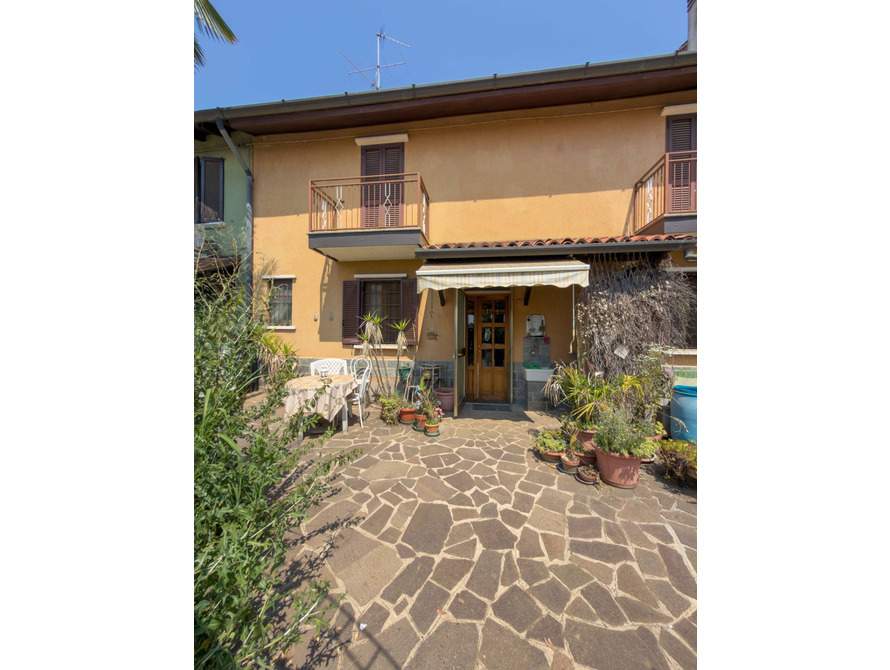 casa indipendente di 4 locali a usmate velate
