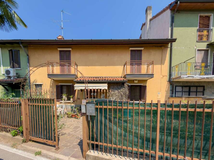 casa indipendente di 4 locali a usmate velate