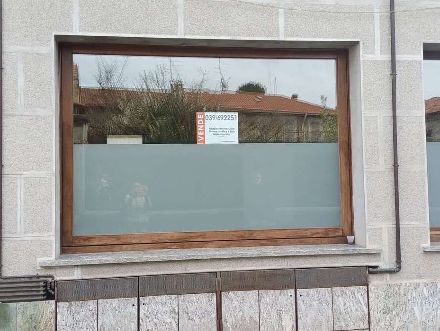 struttura commerciale di 1 locali a bernareggio