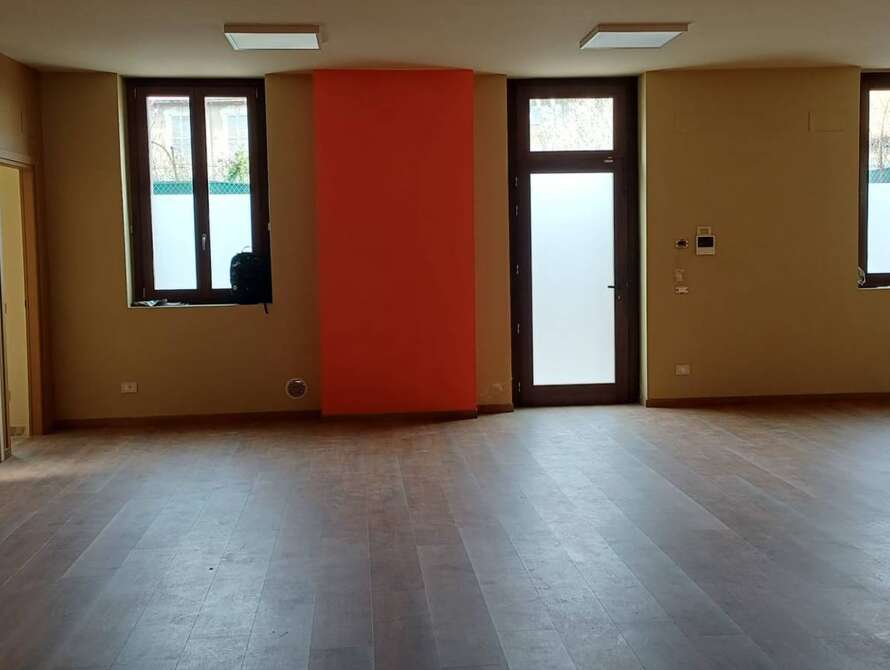 struttura commerciale di 1 locali a bernareggio