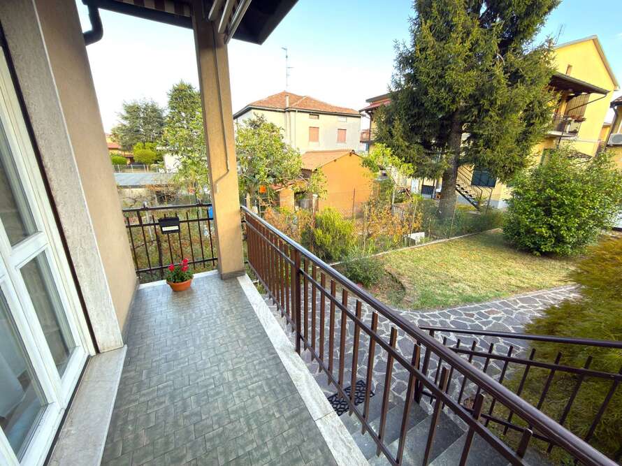 villa di 6 locali a trezzo sull adda