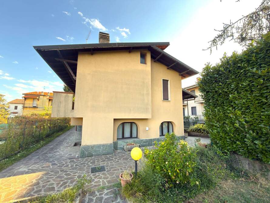 villa di 6 locali a trezzo sull adda