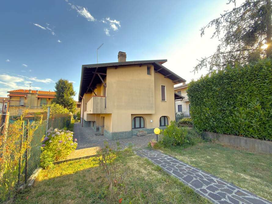 villa di 6 locali a trezzo sull adda