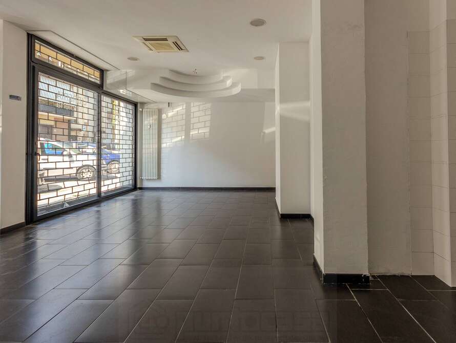 show room di 1 locali a meda